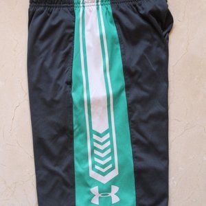 BOYS Under Armour Loose Color Block Shorts SIZE MD